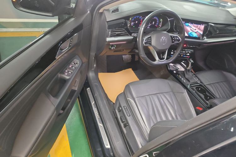 Used Volkswagen Passat 2022 330TSI Luxury Edition Custom Version