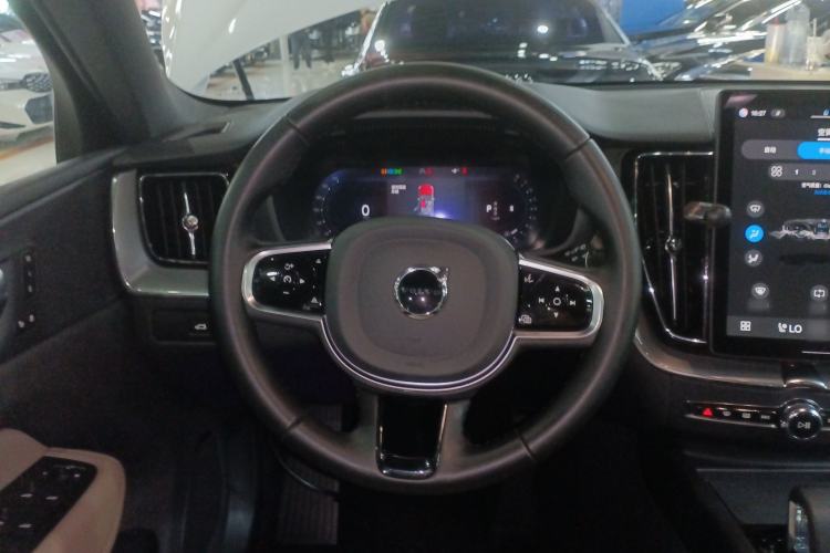 Used Volvo XC60 2026 B5 4x4 Smart Luxury Edition