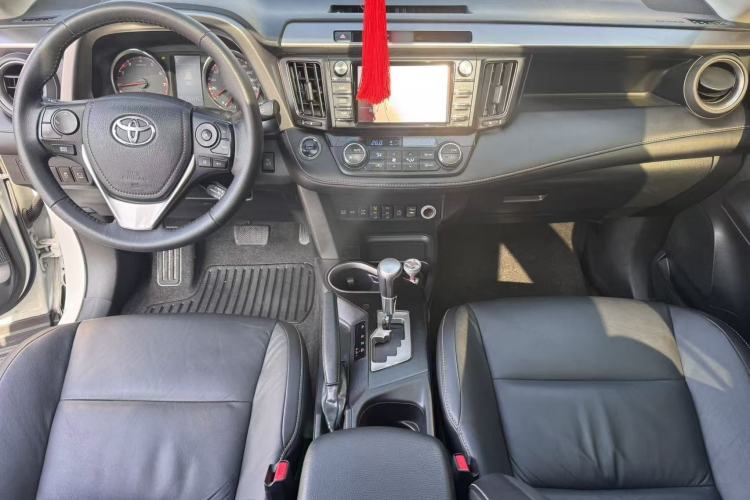 Used Toyota RAV4 2018 2.5L Automatic 4x4 Elite i Edition Interior 1