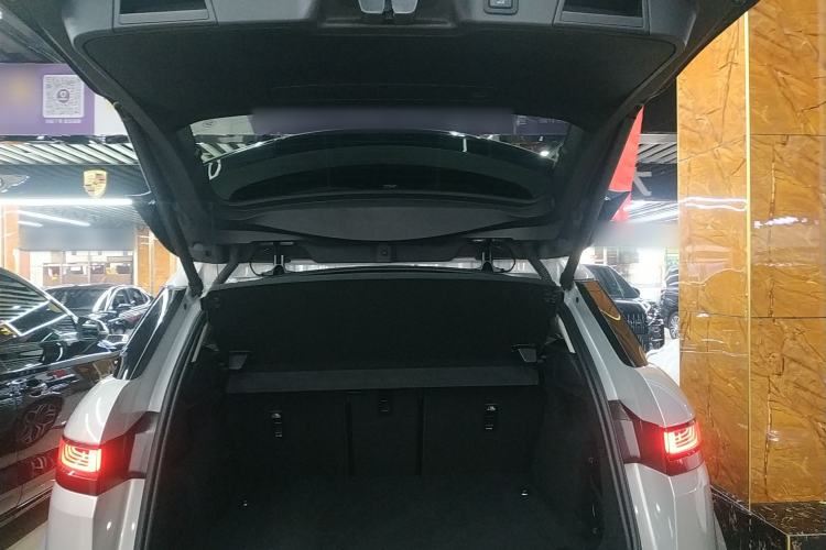 Used Land Rover Range Rover Evoque 2021 Range Rover Velar 249 PS R-Dynamic S Performance Edition
