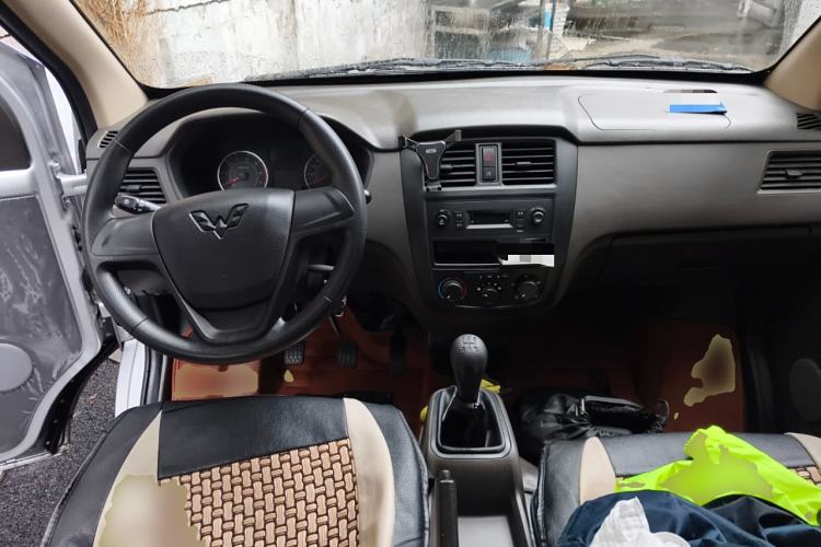 Used Wuling Rongguang S 2023 1.5L Base Version 5/7 Seats
