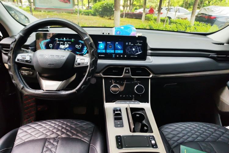 Used EXEED Lingyun 2021 290T Two-Wheel Drive Starry Edition Center Console