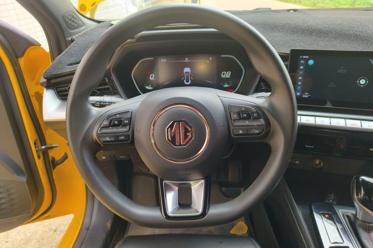 Used MG 5 2022 180 DVVT CVT Youth Luxury Edition
