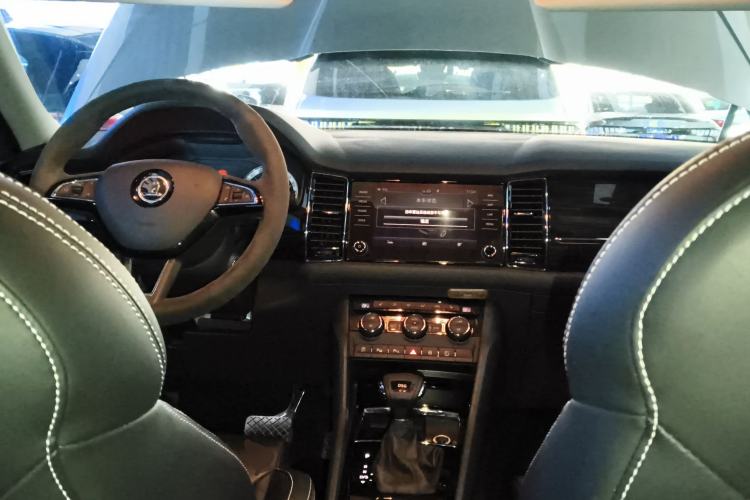 Used Skoda Kodiaq 2017 TSI330 7-Seater Two-Wheel-Drive Luxury Tech Edition
