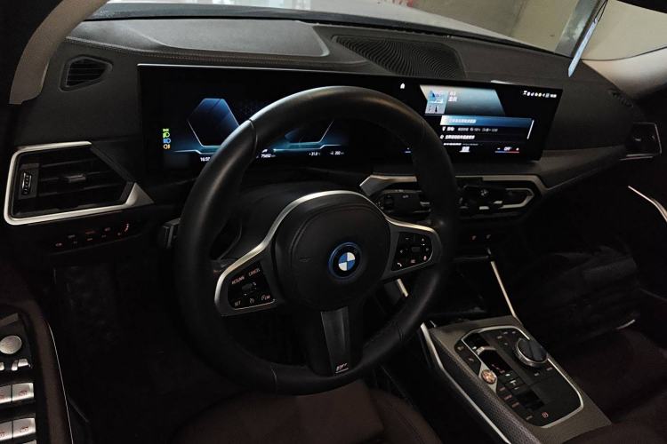 Used BMW i3 2022 eDrive 35 L
