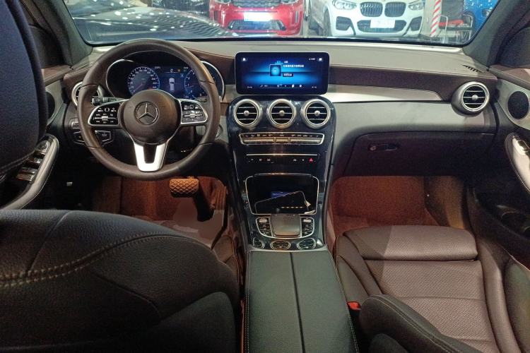 Used Mercedes-Benz GLC 2021 GLC 260 L 4MATIC Dynamic Edition Center Console