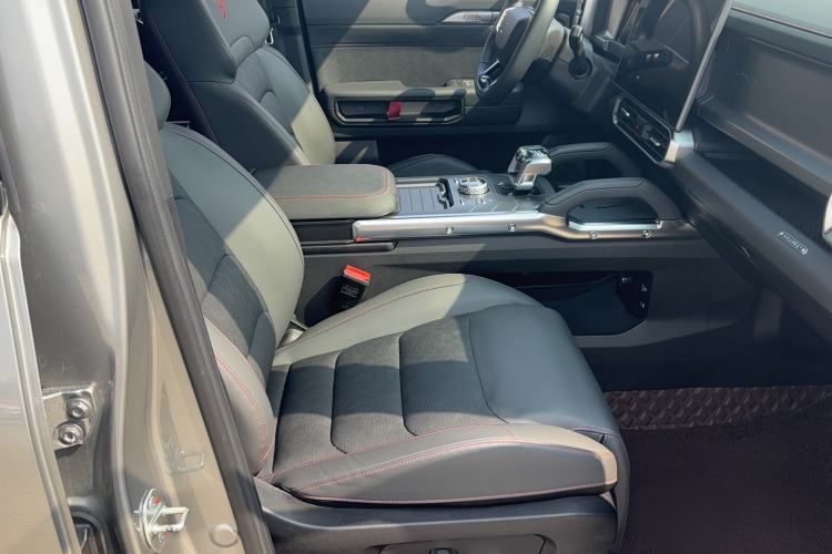 Used JETOUR Traveler C-DM 2024 C-DM 208KM Mountain & Wilderness Edition
