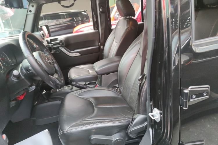 Used Jeep Wrangler 2017 3.0L Sahara Four-Door Comfort Edition