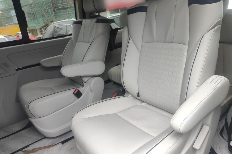 Used FORTHING M7 2022 Lingjue Model 2.0T Automatic Marquis Edition Left Rear Seat