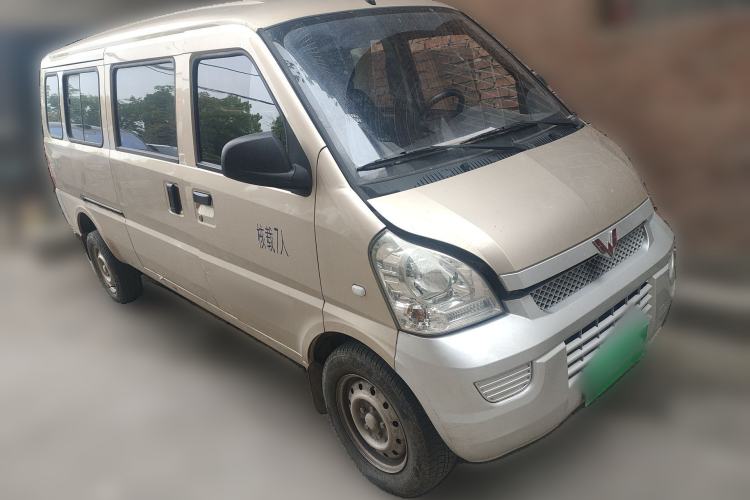 Used Wuling Rongguang 2021 1.5L Extended Standard Version with Air Conditioning – L3C Front Right 45 Deg