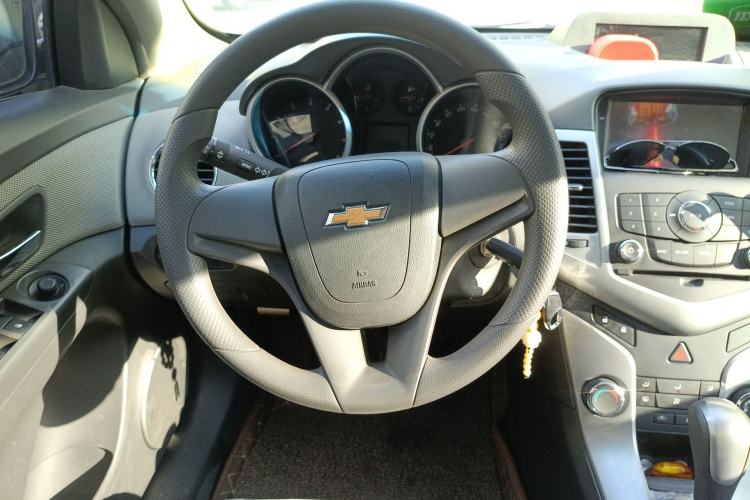 Used Chevrolet Cruze 2013 1.8L SE AT
