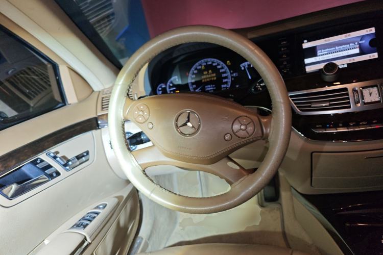 Used Mercedes-Benz S-Class 2012 S 300 L Business-Class Grand Edition Steering Wheel