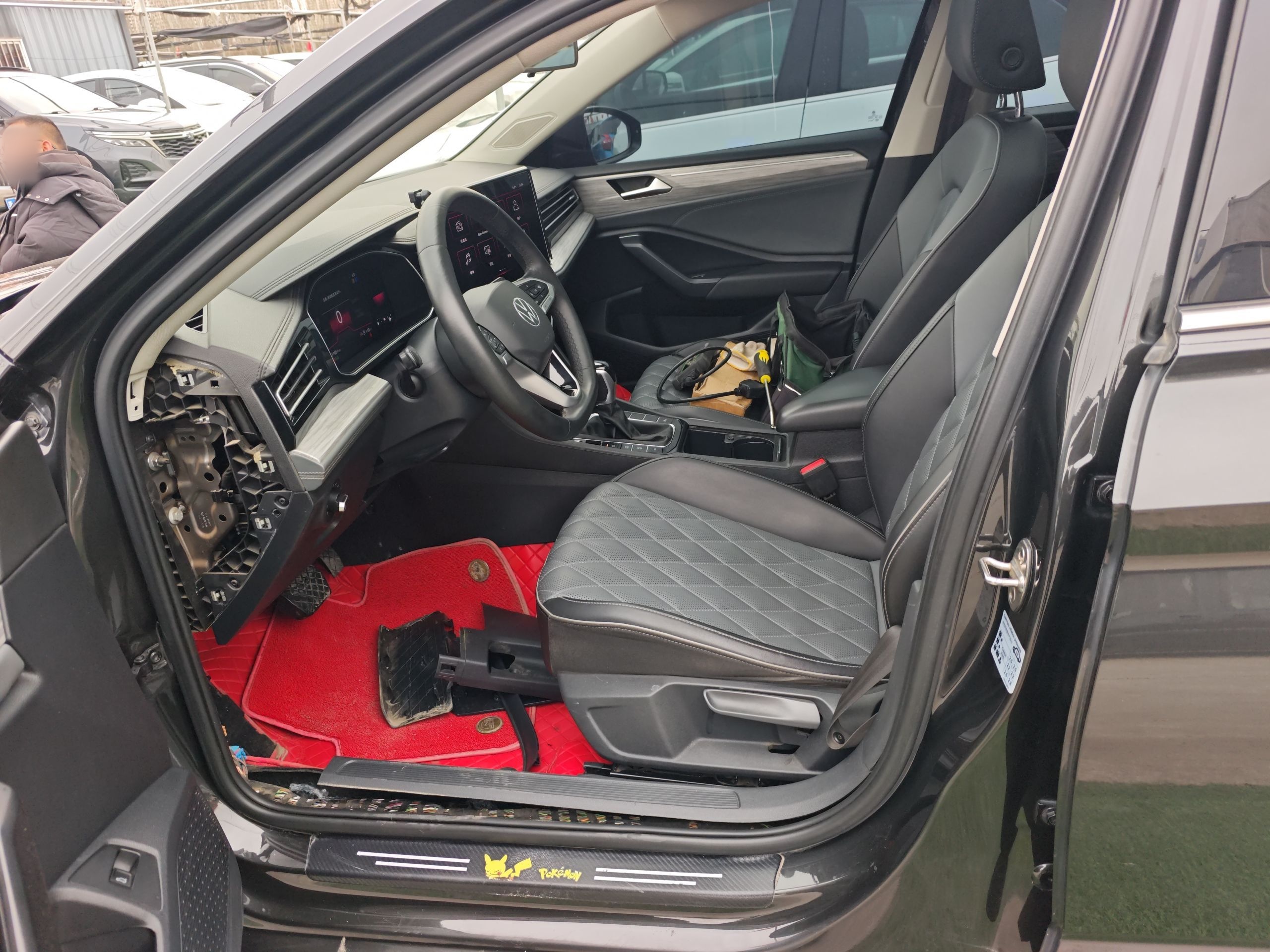 Переднее сиденье в автомобиле