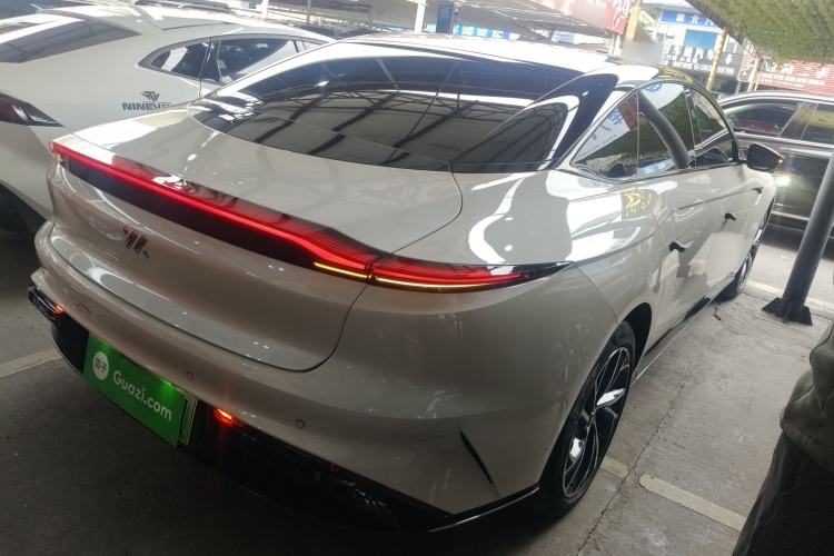 Used IM L7 2022 Dynamic Model Rear Right 45 Deg