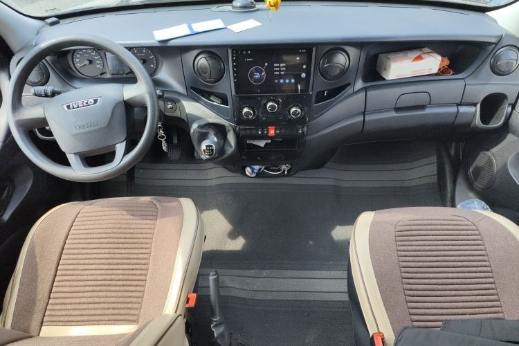 Used Iveco Eurocargo 2021 2.0T Manual Super-Rui Short Wheelbase High-Roof Side-Sliding Door F1A
