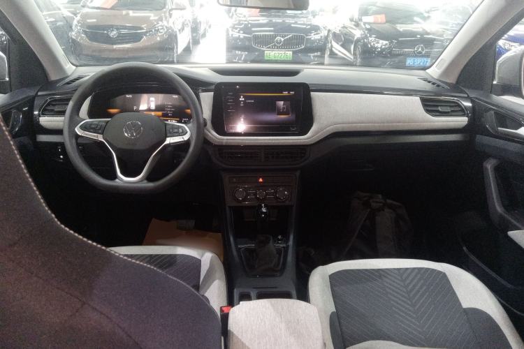 Used Volkswagen Tharu 2025 New Sharp 1.5L Sharp Edition Center Console