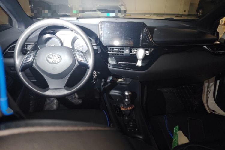 Used Toyota C-HR 2018 2.0L Elite Version China VI Standard Center Console