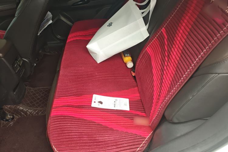 Used GAC Trumpchi GS4 2017 200T G-DCT Two-Wheel Drive Luxury Edition Left Rear Seat