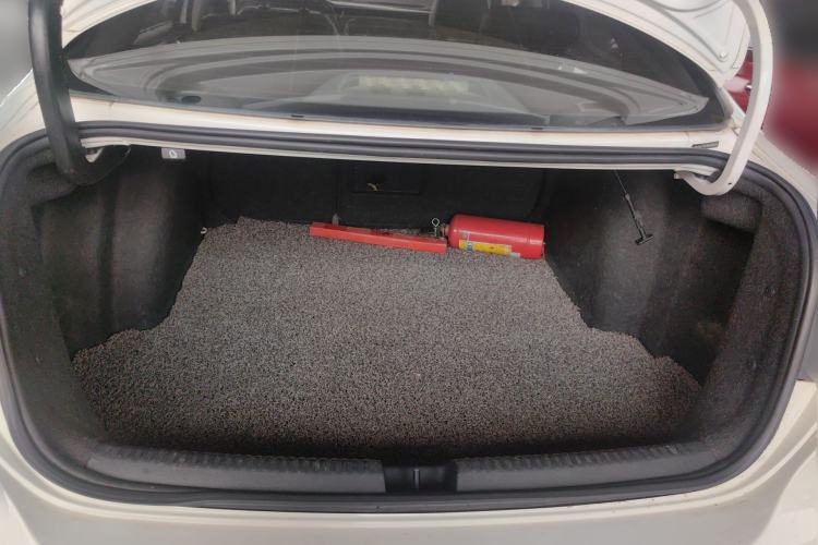 Used Volkswagen Sagitar 2014 Revised Version 1.4TSI Automatic Luxury Edition Trunk