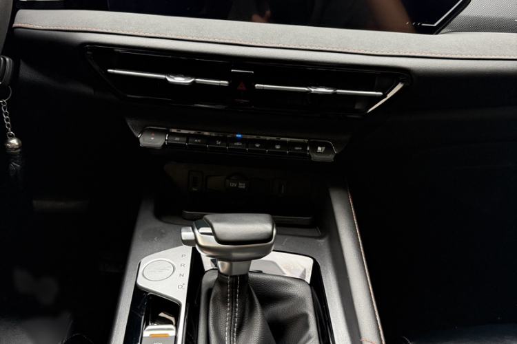 Used CHANGAN OSHAN X7 PLUS 2022 1.5T Blue Whale Edition Automatic Luxury Version Interior 3