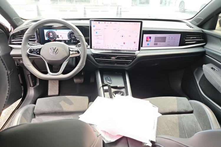 Used Volkswagen Passat 2025 Pro 380TSI Starry Dragon Luxury Edition Center Console