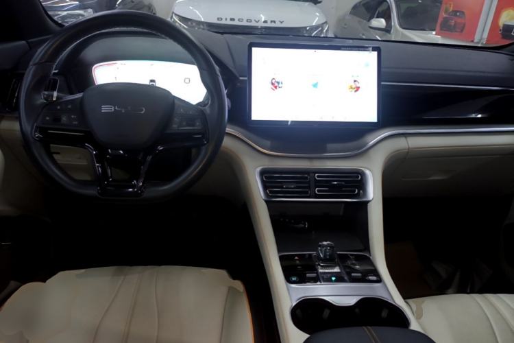 Used BYD Song PLUS New Energy 2023 Champion Edition DM-i 110KM Flagship Model Center Console