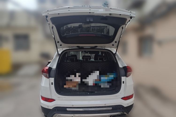 Used Hyundai Tucson 2015 1.6T Dual-Clutch Two-Wheel-Drive Smart Model Trunk