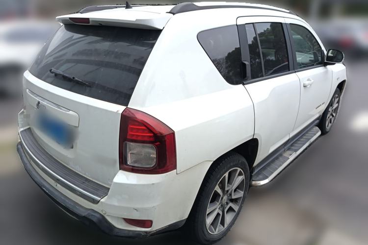 Used Jeep Compass 2014 2.0L two-wheel drive luxury version Rear Right 45 Deg