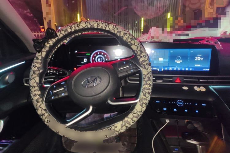 Used Hyundai Elantra 2021 1.5L CVT GLX Elite Edition Steering Wheel