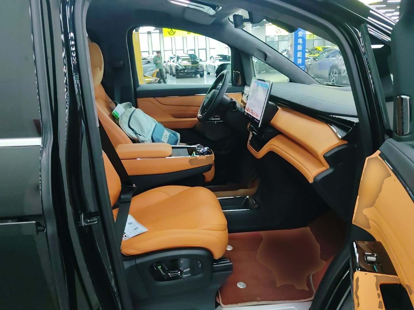 Geely Galaxy LEVC L380 2024 140-Degree 6-Seater All-Wheel-Drive Ultra — снимка 19