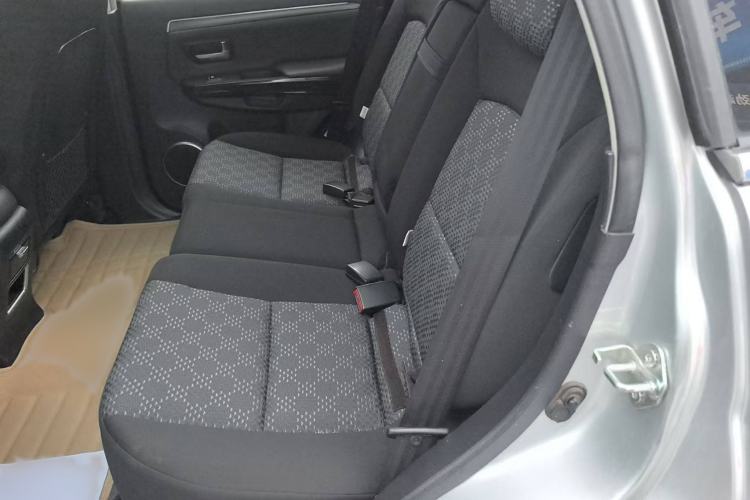 Used Haval H5 Classic 2013 Zhizun Edition 2.0L Manual Two-Wheel Drive Entry-Level Model
