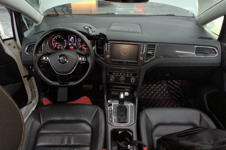 Used Volkswagen Golf Sportsvan 2016 280TSI Automatic Luxury Model Center Console