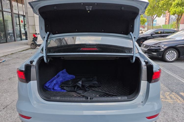 Used Geely Auto Emgrand 2023 4th Generation Champion Edition 1.5L CVT Flagship Model Trunk