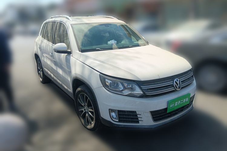 Used Volkswagen Tiguan 2015 1.8TSI Automatic Two-Wheel Drive Luxury Model Front Right 45 Deg