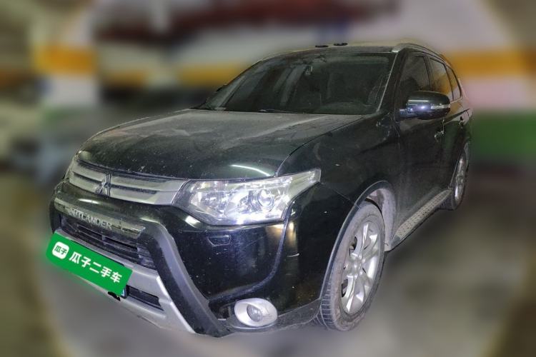 Used Mitsubishi Outlander 2014 2.4L 4x4 Deluxe Value Edition 7 Seats