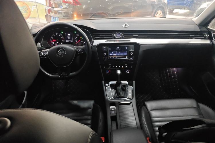 Used Volkswagen Magotan 2018 330TSI DSG Advanced Model
