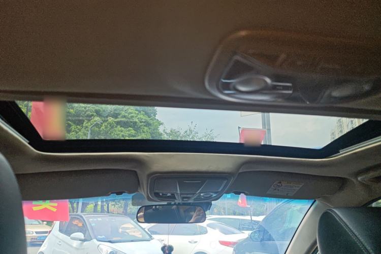 Used Geely Auto Emgrand 2017 Sedan Million Edition 1.5L Manual - Upward Version Headliner