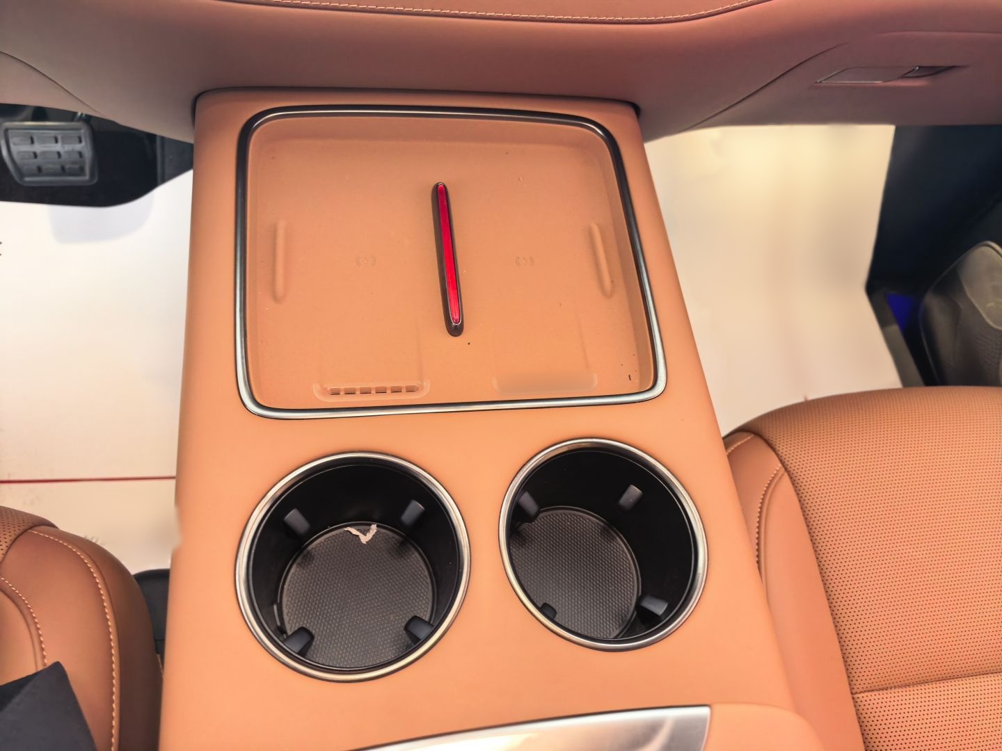Hongqi HQ9 PHEV 2026 Model 2.0T Four-Wheel Drive Luxury Edition — снимка 13