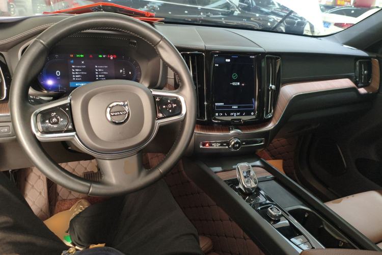 Used Volvo XC60 2022 B5 4x4 Smart Luxury Edition