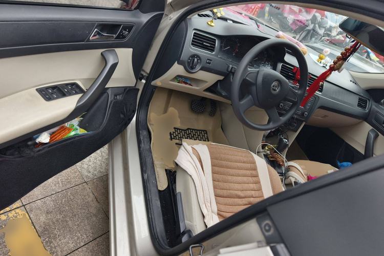 Used Skoda Rapid 2013 1.6L Automatic Smart Selection Model Driver Seat