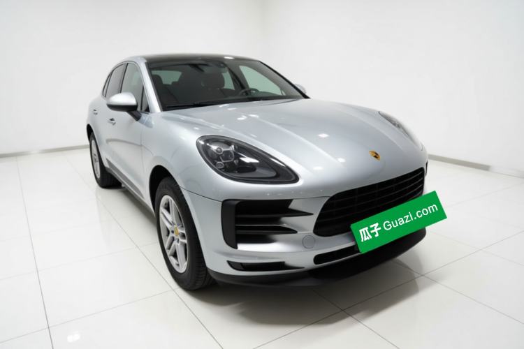 Used Porsche Macan 2018 Macan 2.0T Front Right 45 Deg