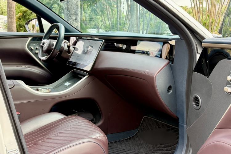 Used Avatr 11 2022 Long-Range Dual-Motor Luxury Edition 5 Seats
