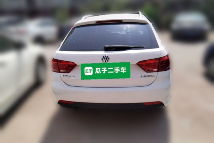 Used Volkswagen Gran Lavida 2013 1.6L Manual Fashion Model Rear