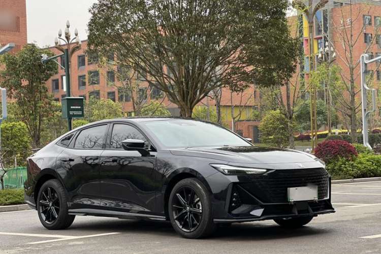 Used Changan UNI-V iDD 2023 ZhiDian iDD 1.5T 113km ZhiKu Model
