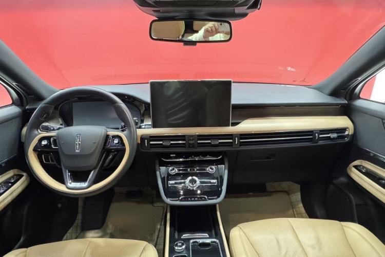 Used Lincoln Corsair 2021 2.0T Two-Wheel-Drive Luxury Edition Interior 2