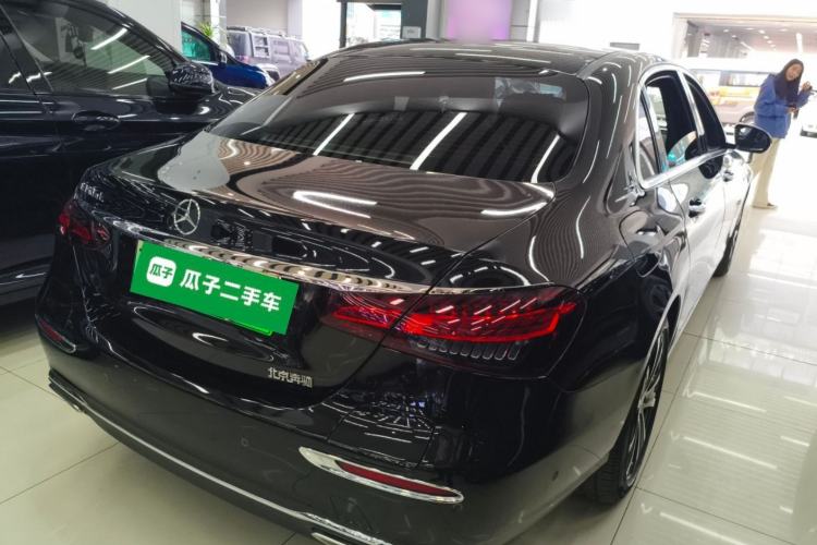 Used Mercedes-Benz E-Class New Energy 2022 Restyled E 350 e L Plug-in Hybrid Sedan Rear Right 45 Deg