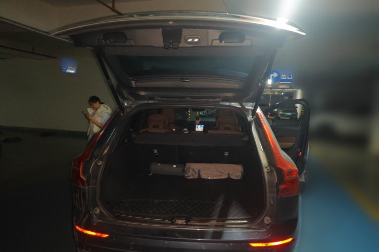 Used Volvo XC60 2024 B5 4x4 Smart Luxury Edition Trunk