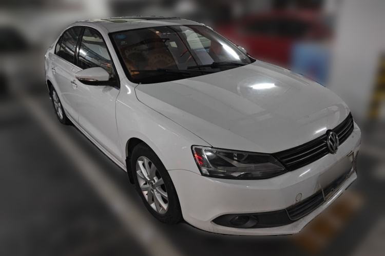 Used Volkswagen Sagitar 2012 1.6L Manual Fashion Edition Front Right 45 Deg