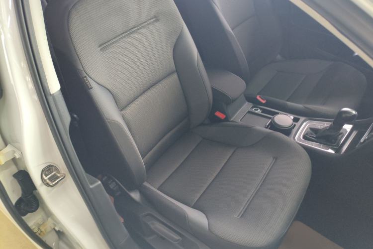 Used Volkswagen Golf 2017 1.6L Automatic Comfort Million-Vehicle Anniversary Edition