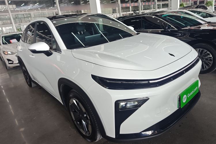 Used Livan Livan 7 2024 605 km Glory Edition